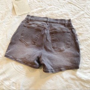 Vintage | 90’s NWT High Waisted Mom Jean Shorts